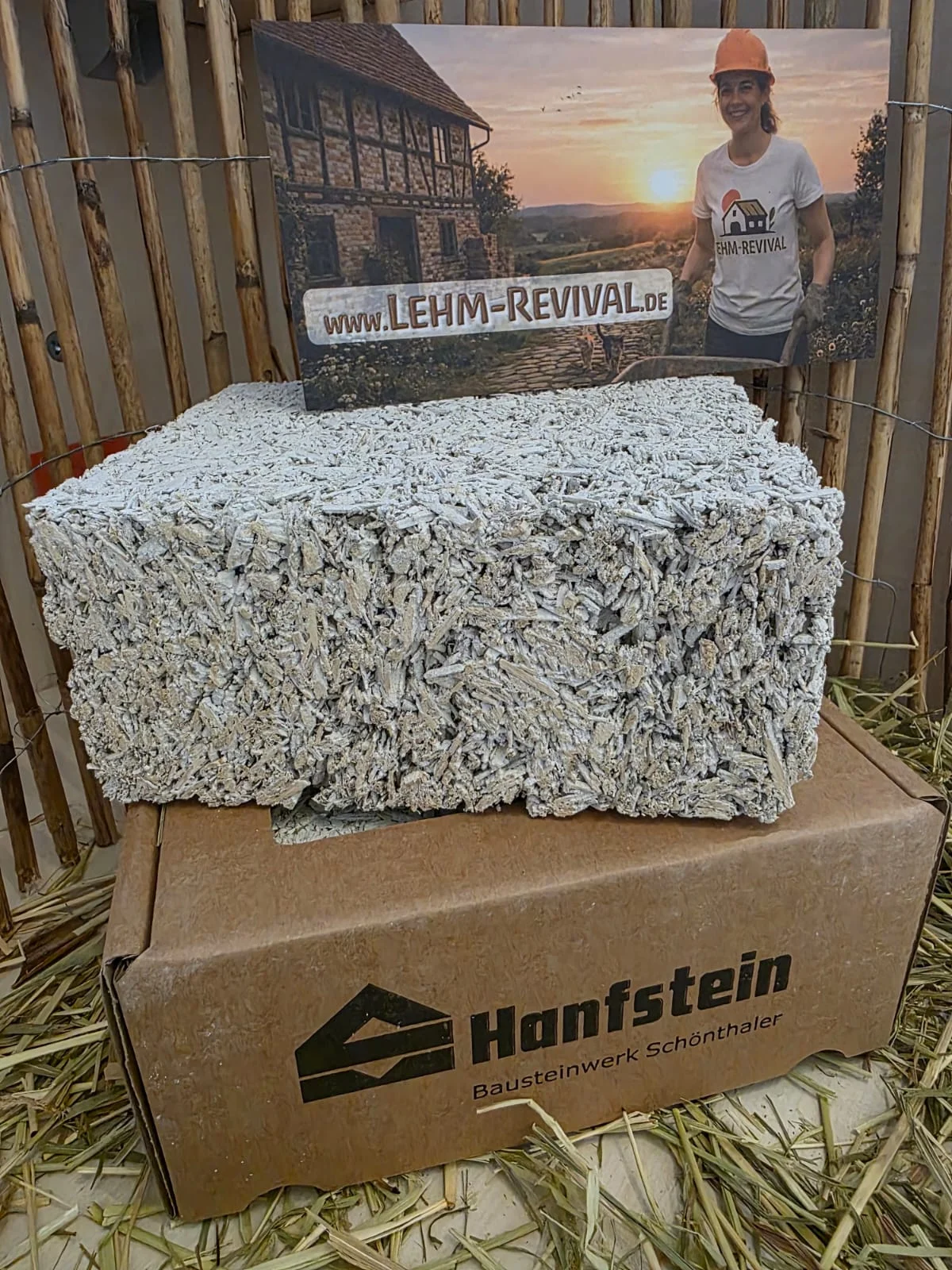 Schönthaler Hanfstein Schönthaler – CO₂-negativer Mauerstein aus Hanf & Naturkalk – ökologischer Baustoff von Lehm-Revival