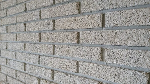 Hanfstein Wandaufbau – fertige Mauerfläche mit sichtbarer Textur